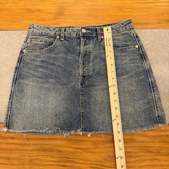 Free People We The Free High Rise Distressed Denim Mini Skirt Size 29 - Picture 12 of 12